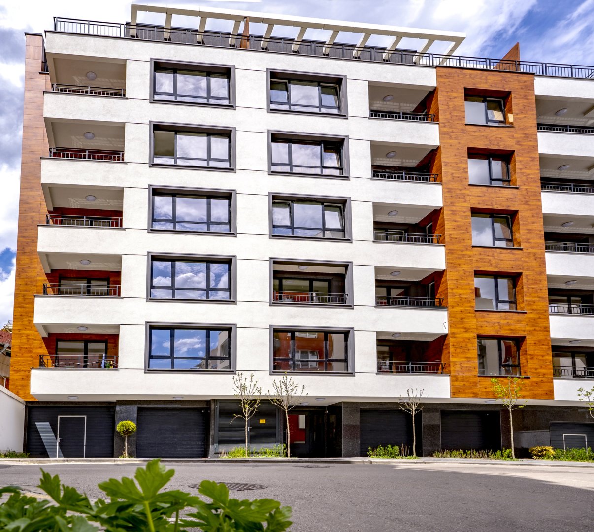 гр. София, ул. „Козлодуй“ №50, жк. Банишора