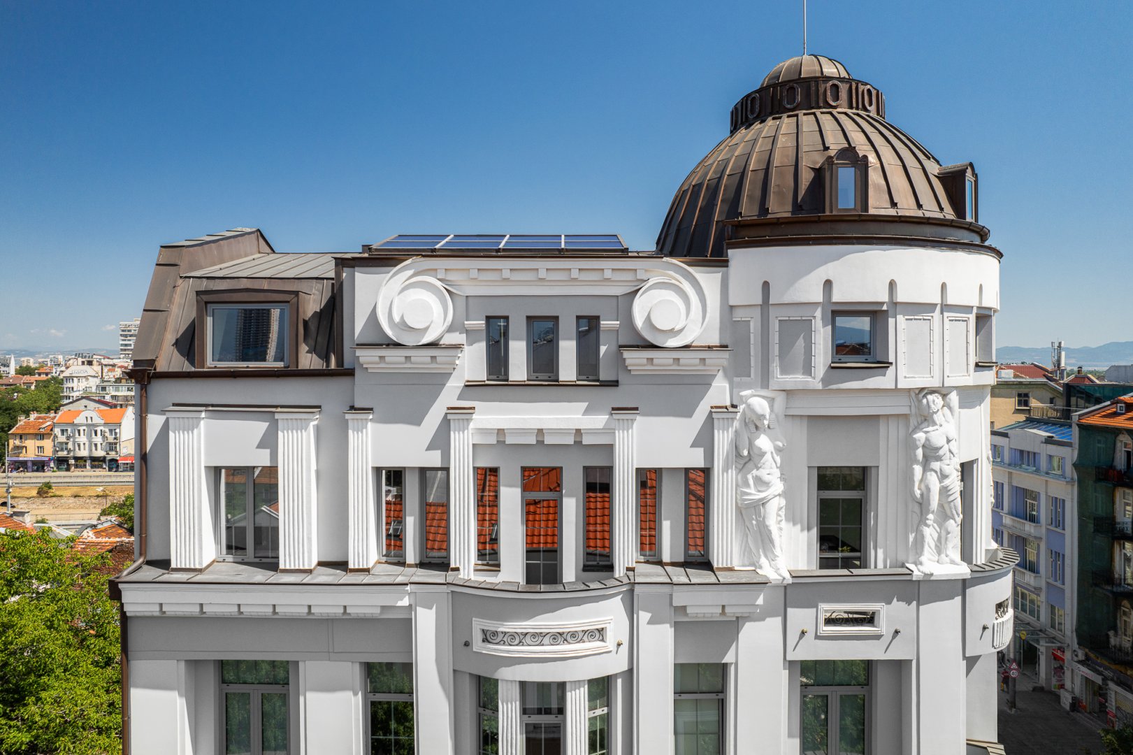 „Княгиня Мария Луиза“ — гр. София, бул. „Мария Луиза“ №79