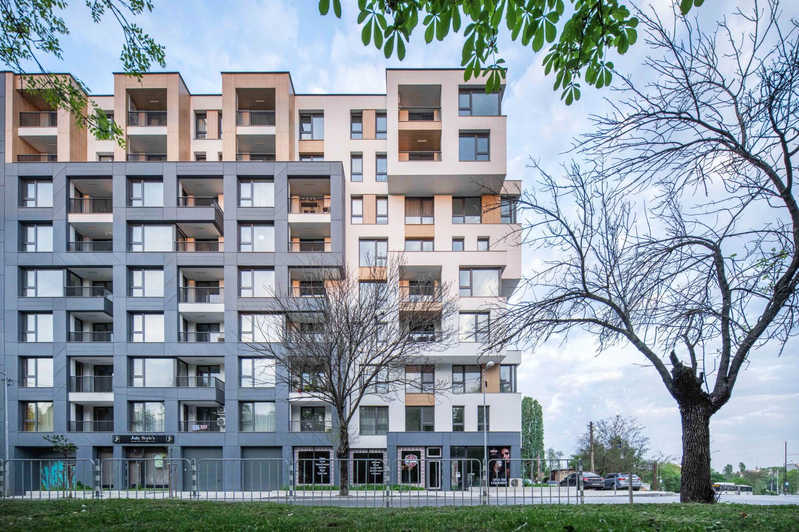 “The Corner 1“ се намира в гр. София, район Подуяне, на ул. “Черковна“ №20.