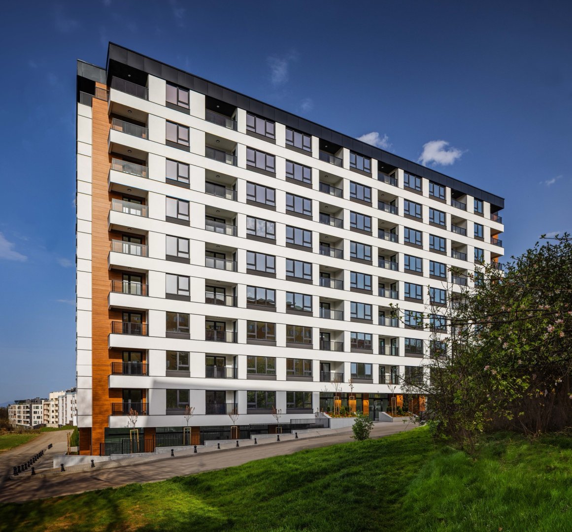 В кв. Овча купел, кв. 50, гр. София се намира “ Виста Монтевидео“ – От вида на сградата ясно личи почеркът на архитектите Марин Моллов и Галина Стоянова-Моллова от архитектурното студио „ЕЛИТ ПРОДЖЕКТ ГРУП“ ООД.