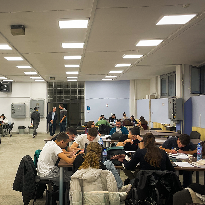 Студенти преобразяват „зала Контур“ в УАСГ с материали от Баумит България