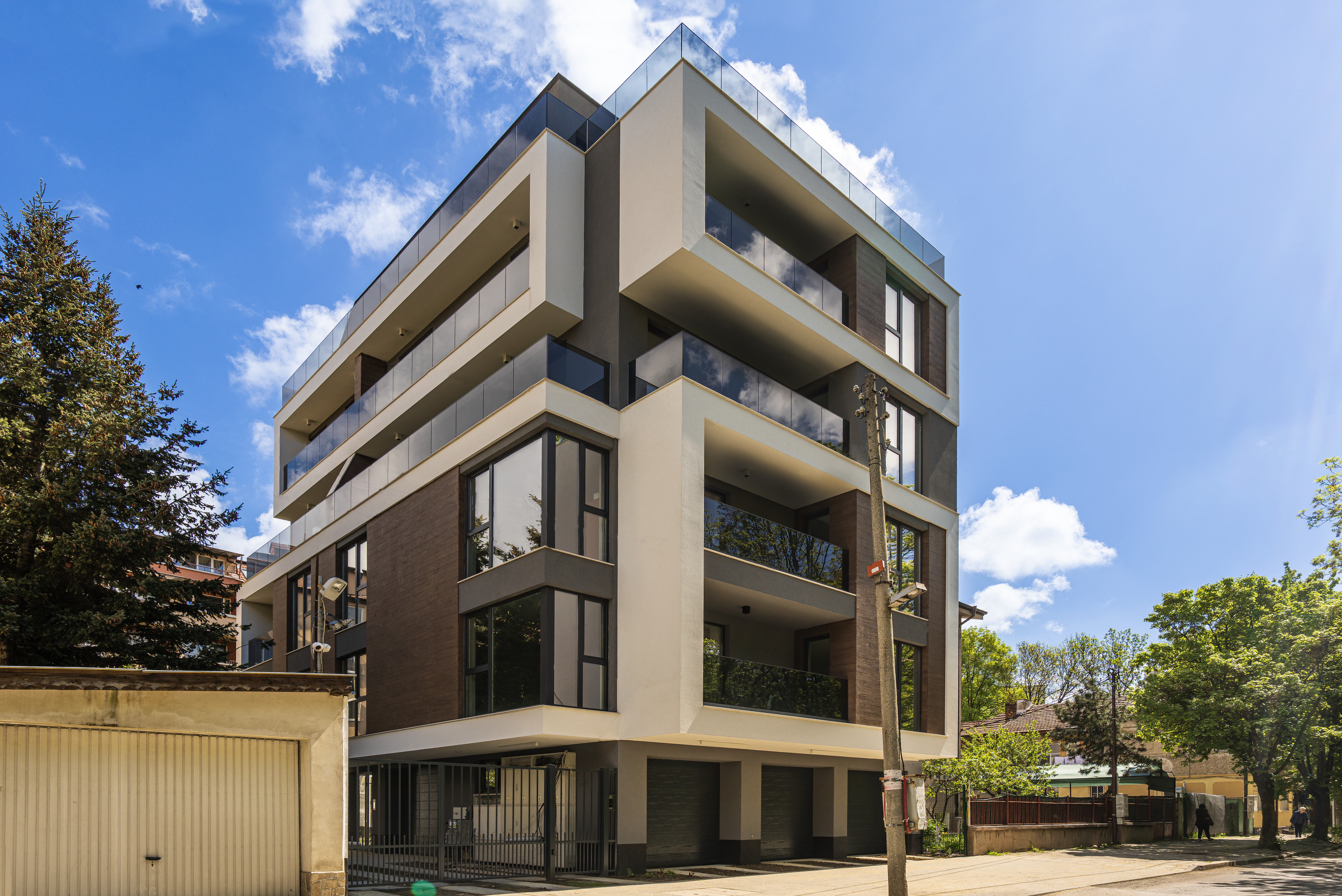 HD House — гр. София, ж.к. „Хаджи Димитър“, ул. „Уошбърн“ №11