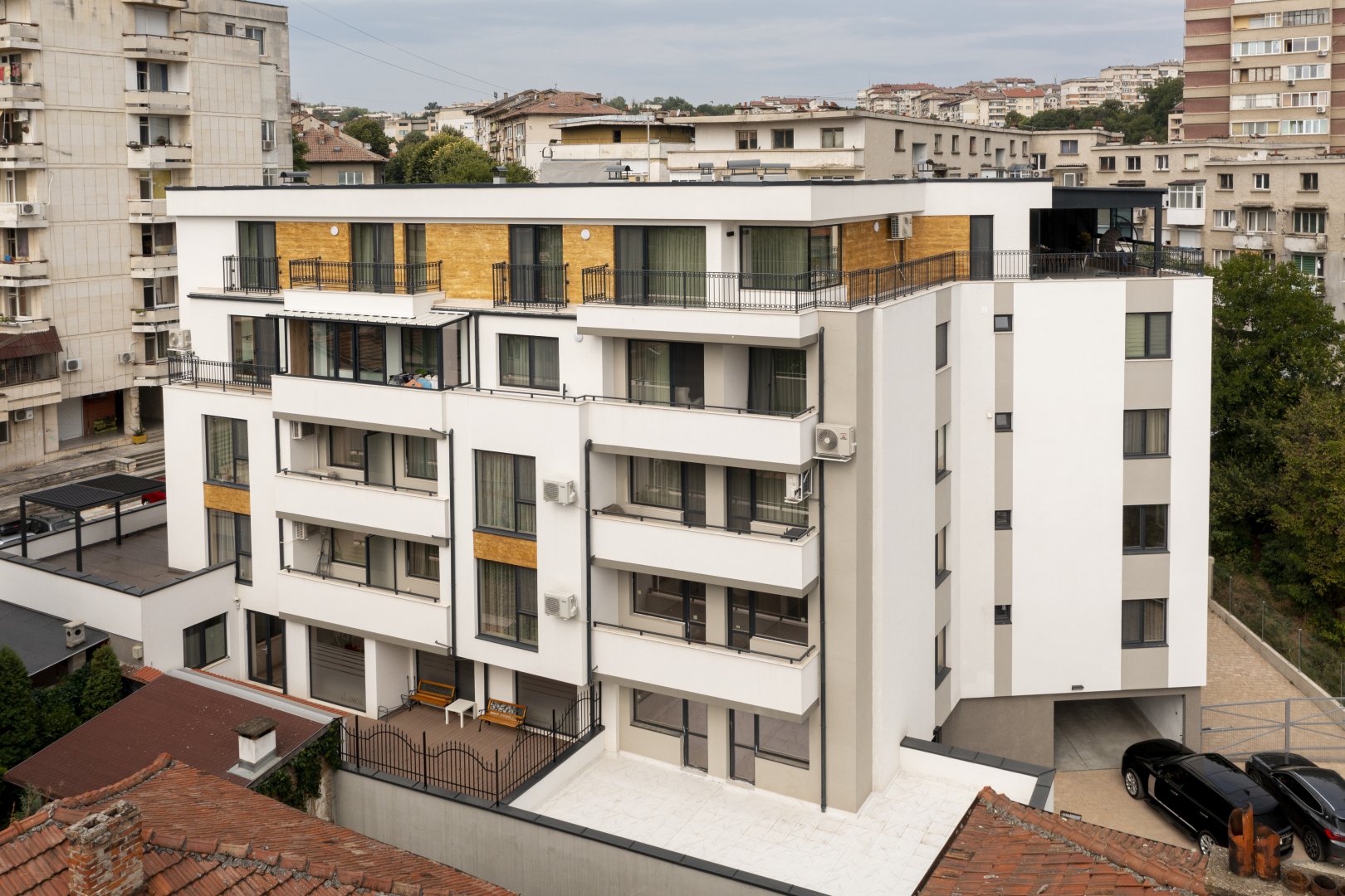 Жилищна сграда Ем енд Джи - гр. Плевен, ул. Стефан Караджа №25