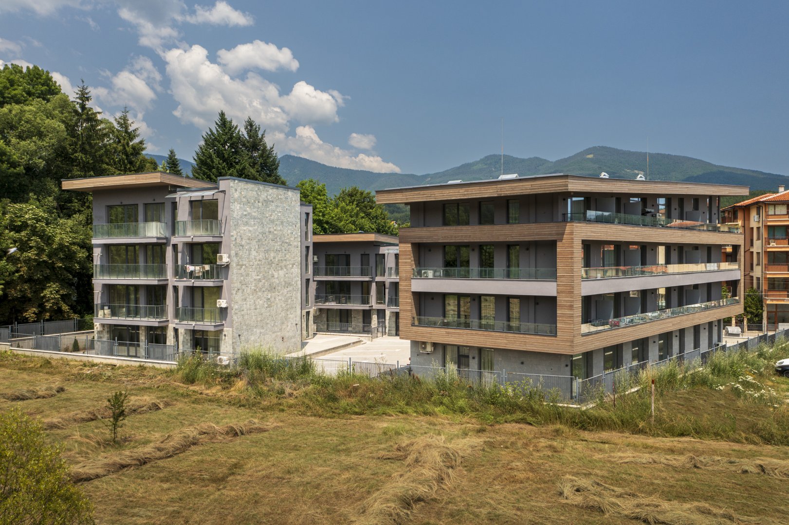 гр. Велинград, ул. „Хан Аспарух“ №77