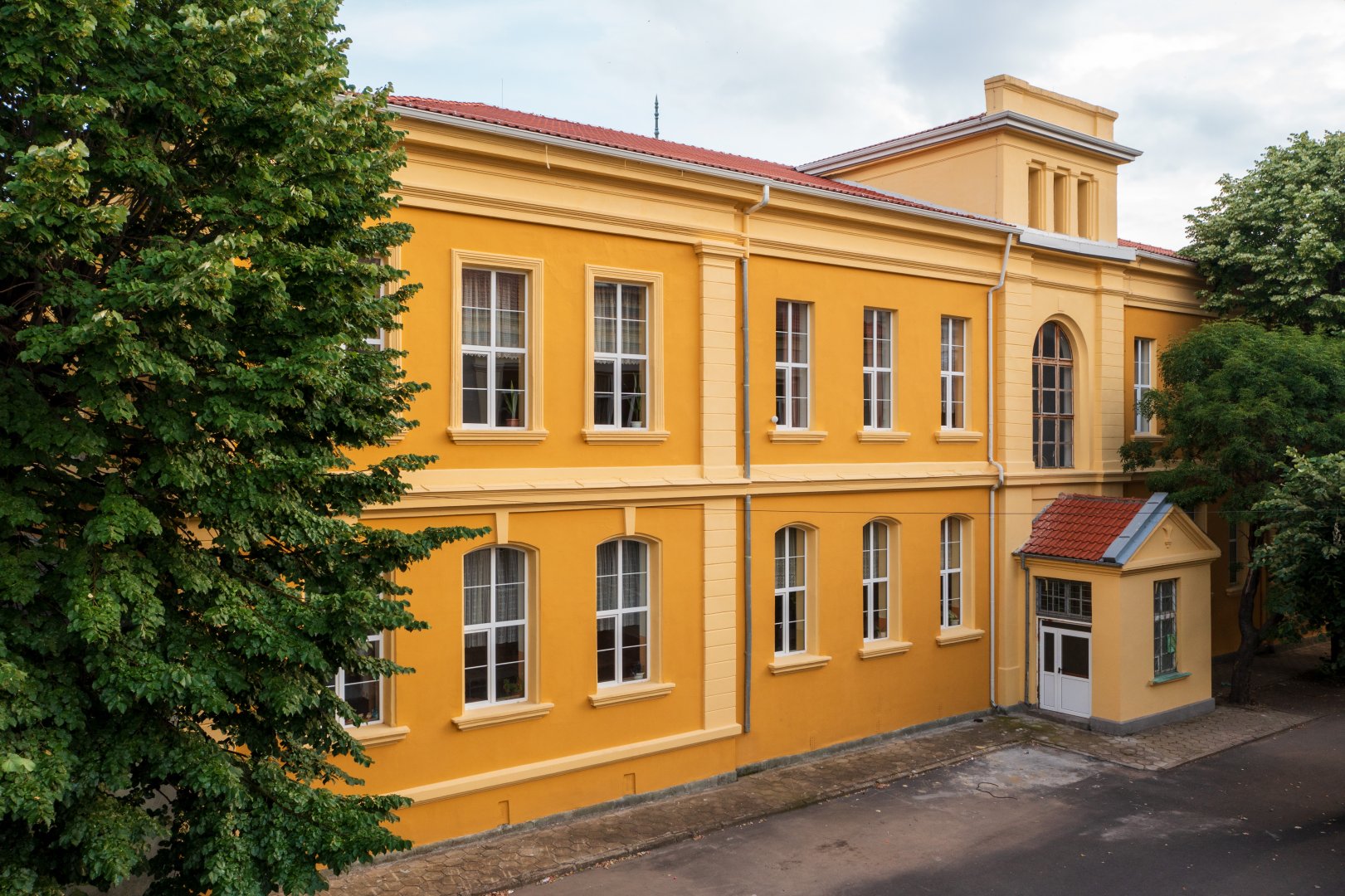 Профилирана природо-математическа гимназия „Добри Чинтулов“